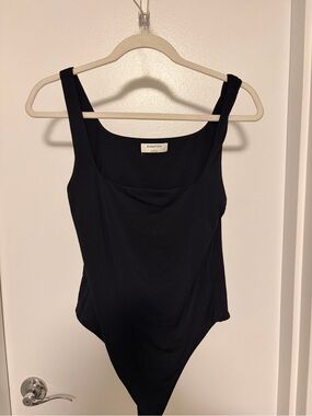 Aritzia Babaton Black Square-Neck Wide-Strap Bodysuit